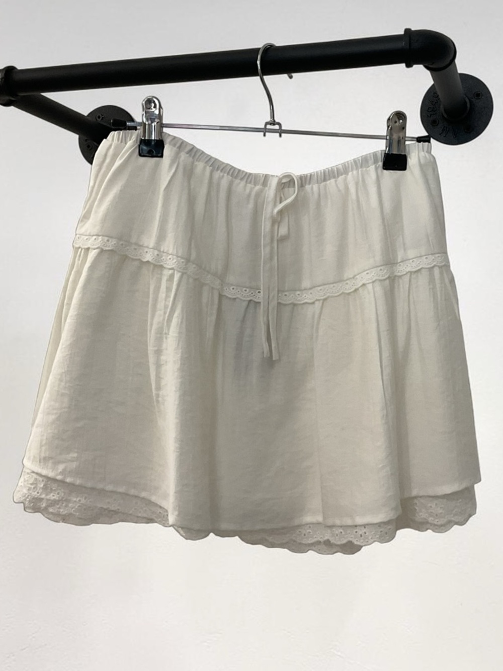 Women's White Lace Mini Skirt